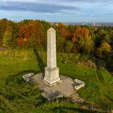 Bild: Obelisk auf der Kaim Anhöhe in Krakau